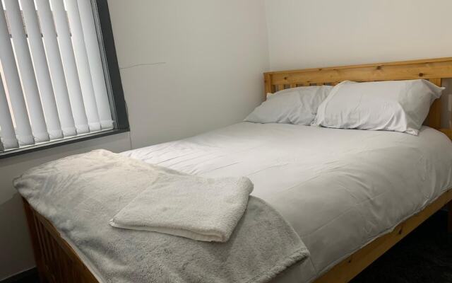 Stunning 5bed House in Birmingham Contractors Also