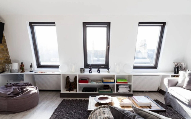 Stylish Fulham 2bed loft flat, 5 min from tube
