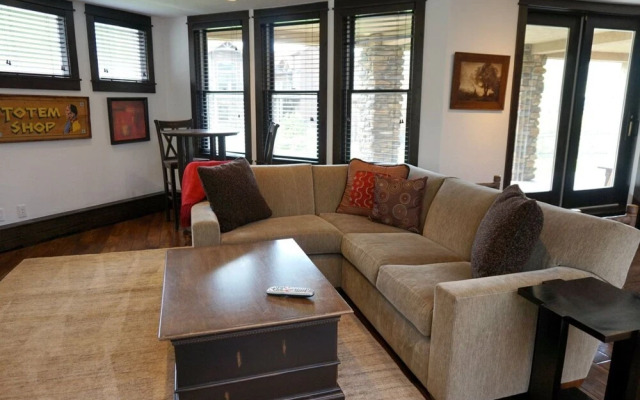 Ski in, Ski out, 3 Bedroom Luxury Residence on Fanny Hill in Snowmass Village