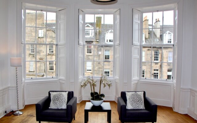 Luxury 5 Bedroom Central Flat With Castle Views