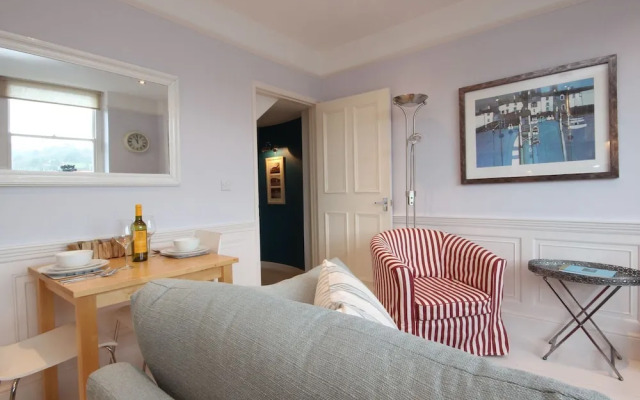 Flat 1, 32 Newcomen Road