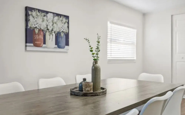 Sunny Palmetto Oasis: 4br Home With Private Pool 4 Bedroom Home by RedAwning