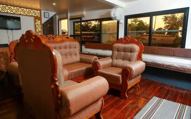 Sreekrishna Houseboat