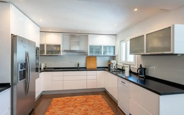 Spacious 3BR Villa with pool and views