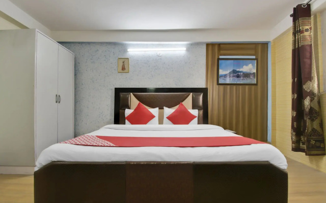Capital O 11741 Hotel Nest