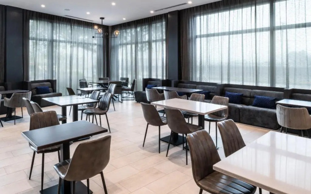 Staybridge Suites Boston Logan Airport - Revere by IHG