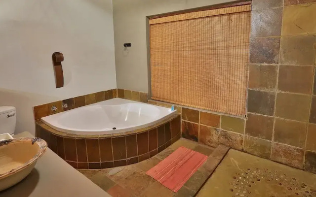Mangwa Valley Game Lodge & Spa
