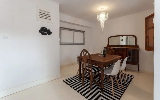 Samba in Gandia With 3 Bedrooms and 1 Bathrooms