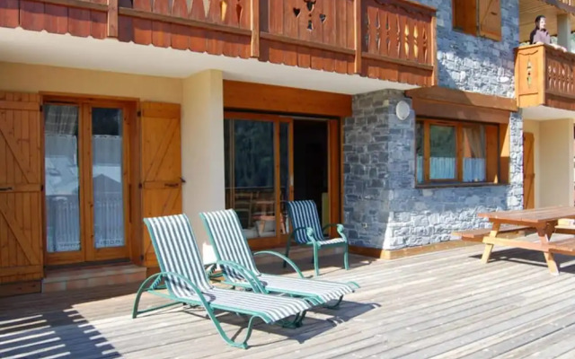 Spacious Holiday Home Near Center of Champagny