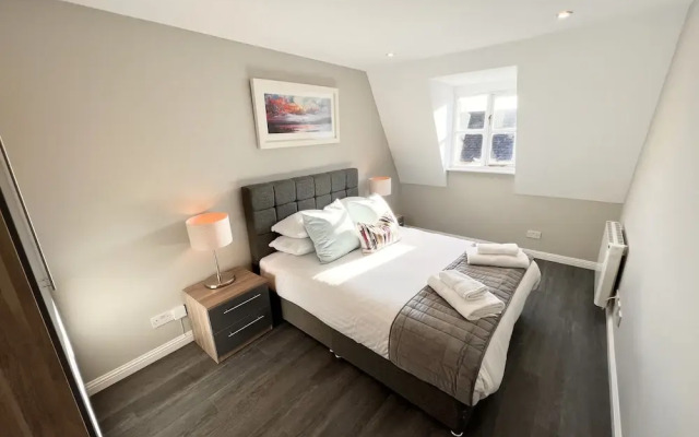 Beautiful central apartment with parking