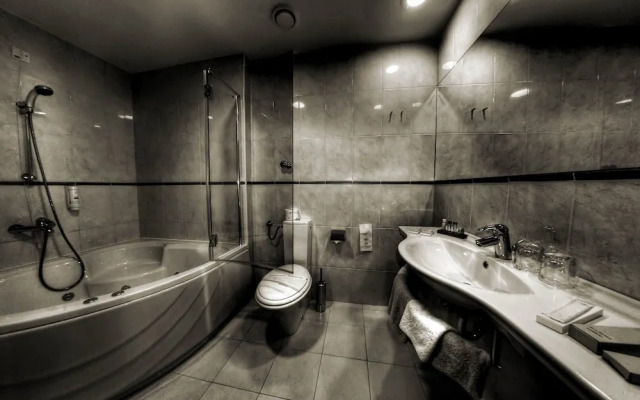 Hotel Lav