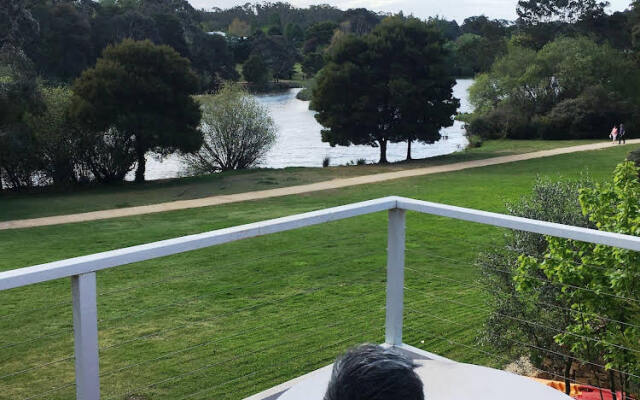 Lakeside Spa Studio Daylesford