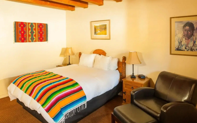 El Pueblo Lodge