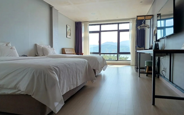 Tongyeong Bridge Hotel