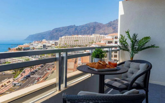 Ocean Breeze Apartment by DreamHomesTenerife