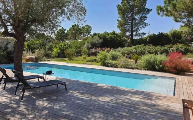 VILLA privée 3 étoiles avec piscine, jardin et terrain de pétanque