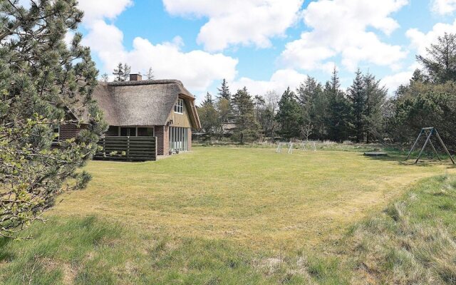 8 Person Holiday Home in Blavand