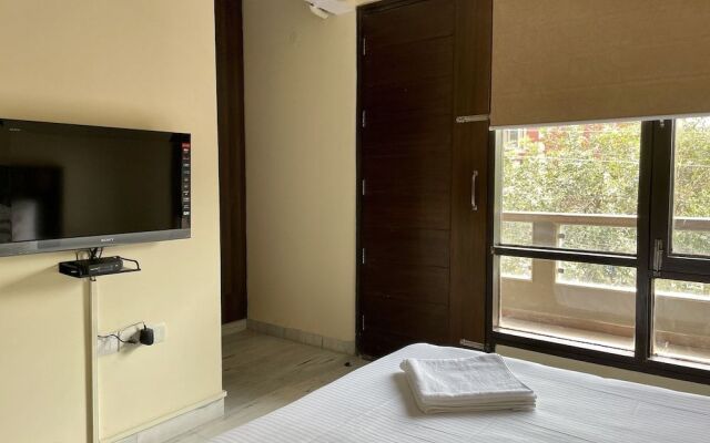 Olive Service Apartment-Golf Course Road
