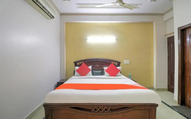 Classy Inn by OYO Rooms