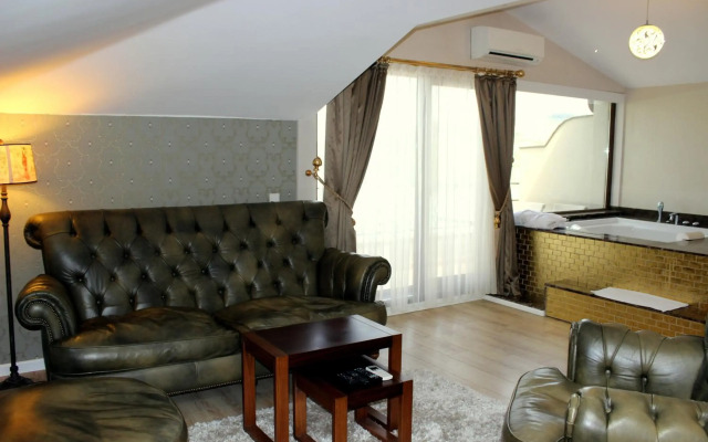 Lale Hotel
