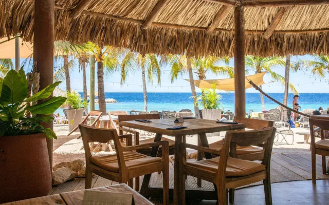 Blue Bay Bungalows - The Garden
