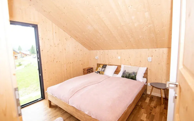Elegant Chalet Near Ski-slopes