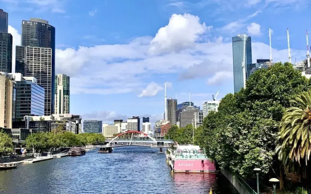 2-BRM Apartment Yarra River View Skyline