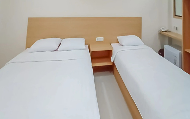 RedDoorz Syariah Plus near Tanjungpura University 2