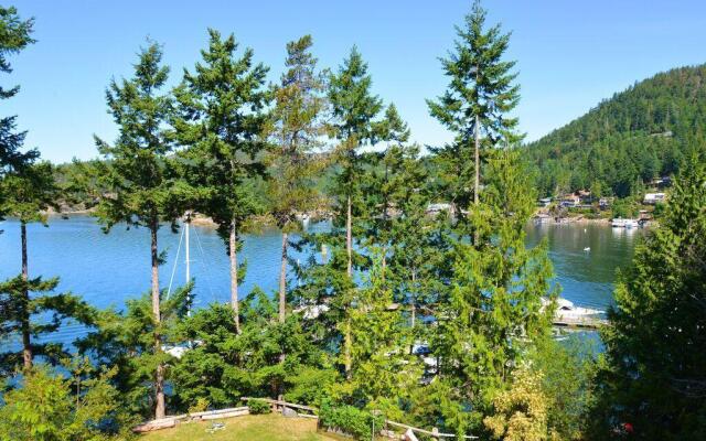 John Henry's Marina and Resort
