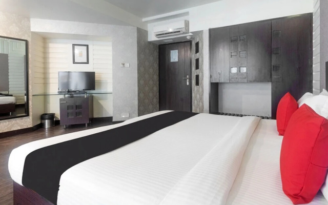 Savoy Suites by OYO Rooms