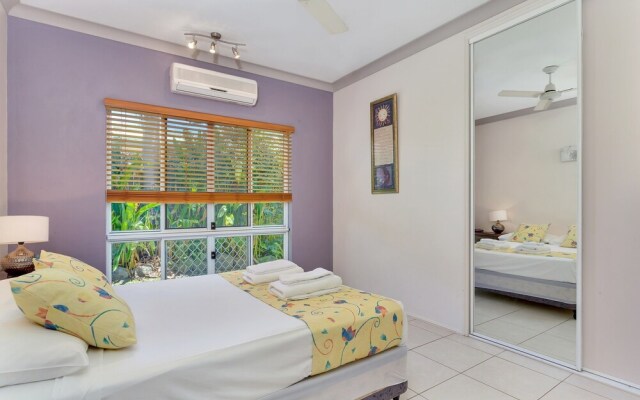 White Sapphire Holiday House