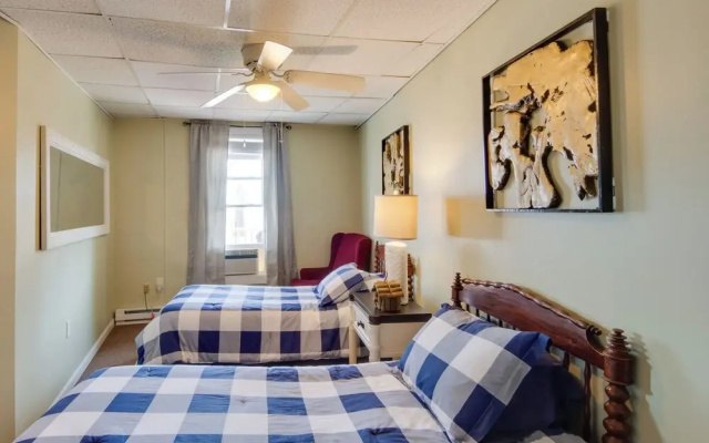 Balcony + Scenic Views: Chautauqua Lake Retreat