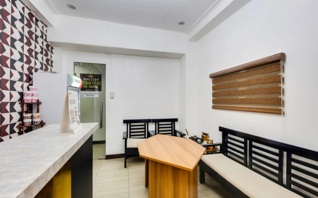 OYO 895 Golden Majestic Pension Inn