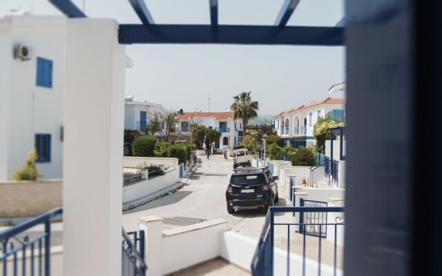 Anatoli 3BR Holiday Home Near the Beach