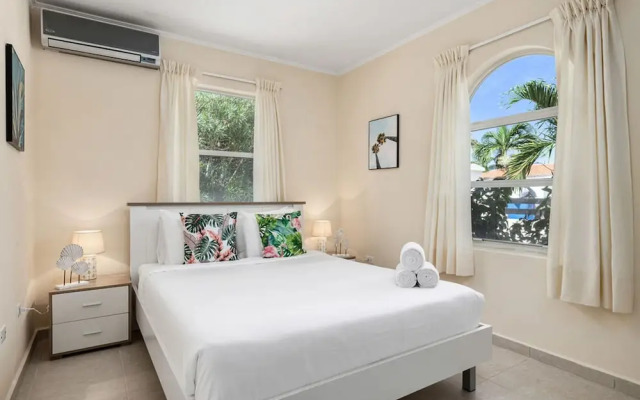 Cozy 3br2ba Great Location w Private Pool Patio