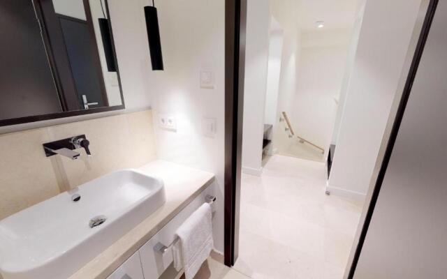 White Pearl Apartment 0.05