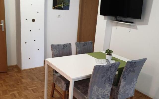 Apartment EMMA Ljubljana - FREE parking, AC, Wifi