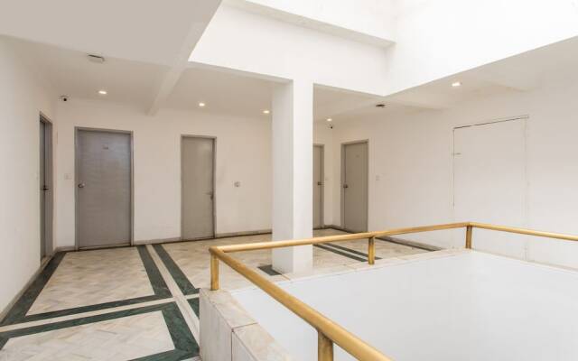 OYO Flagship 140 Amaltas AB Road