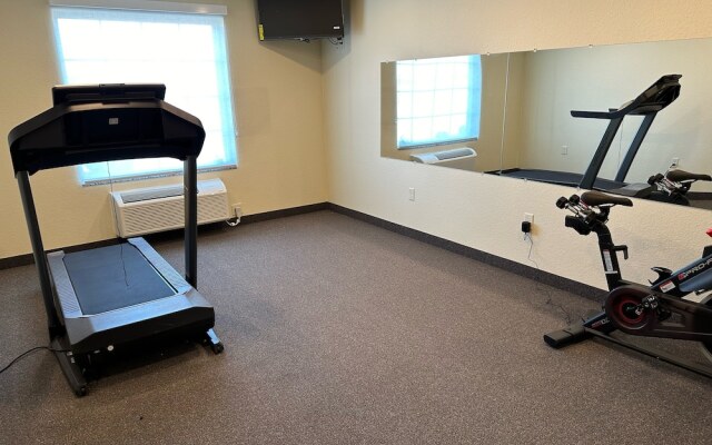 Iron Creek Inn & Suites