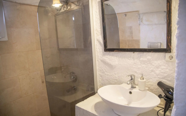 Zeren Alaçatı Butik Otel