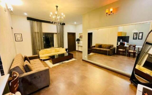 Swan Suites