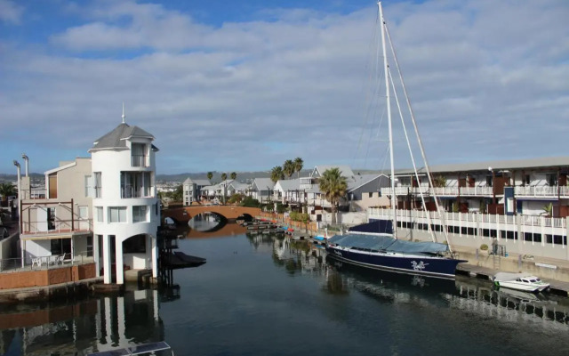 Waterfront, 17 Quay West