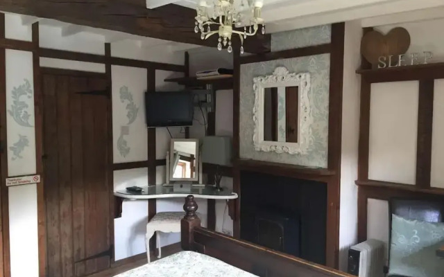 Dolweunydd Bed & Breakfast