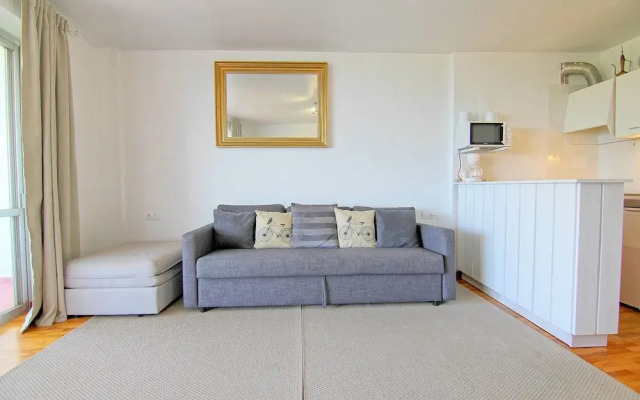 Luna Beach Studio 210