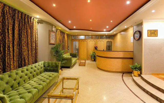 Cross Roads Inn