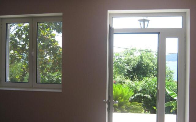 Zora Holiday Home