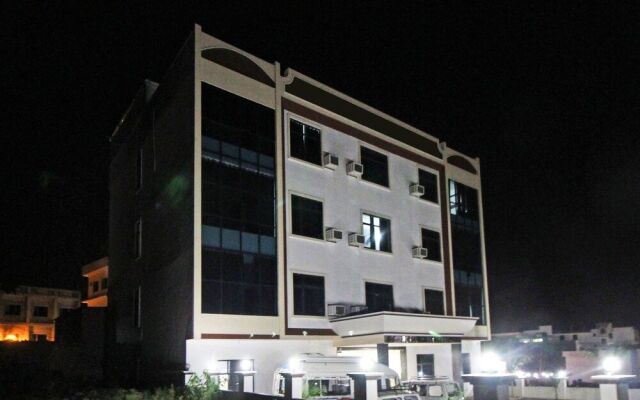 OYO 5093 Hotel Broadway