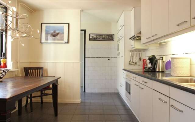 Spacious Villa near Sea in Bergen