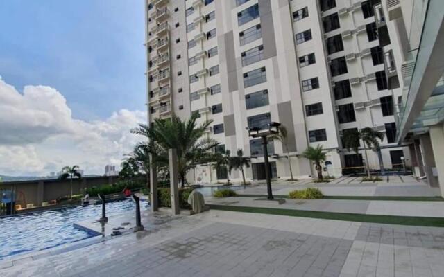 Kissy Flat 2 at Horizon 101 Cebu