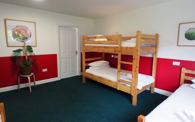 Loch Ness Bunk Inn